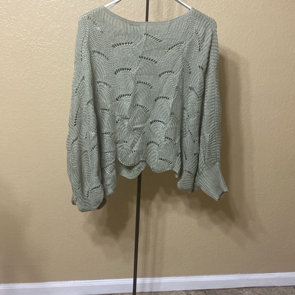 Moon & Madison Oversized Sweater. - Picture 4 of 5